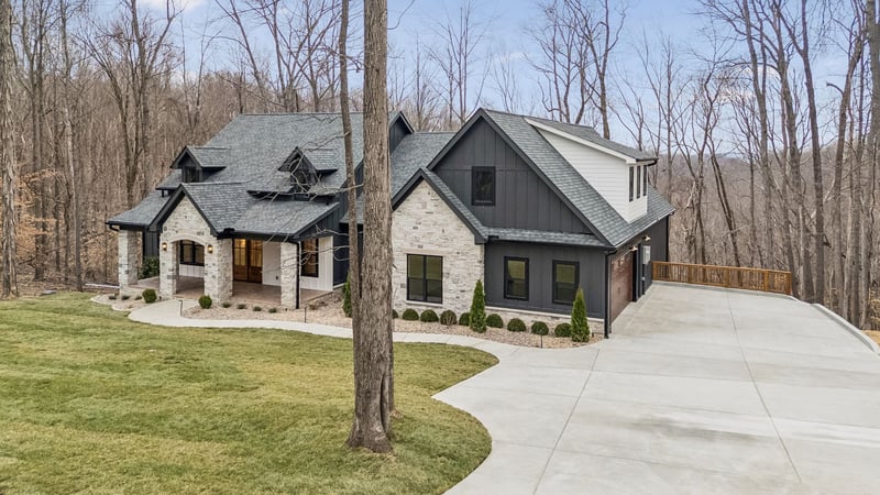8678 Poplar Creek Rd, Nashville, TN 37221