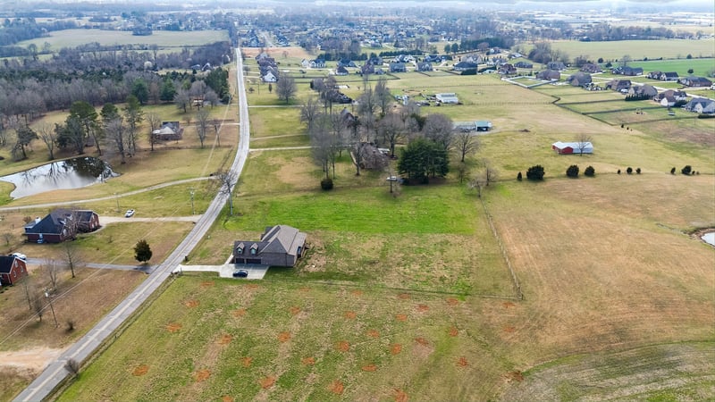 760 N Russell St, Portland, TN 37148