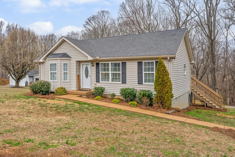 1140 Peter Pond Rd, Ashland City, TN 37015