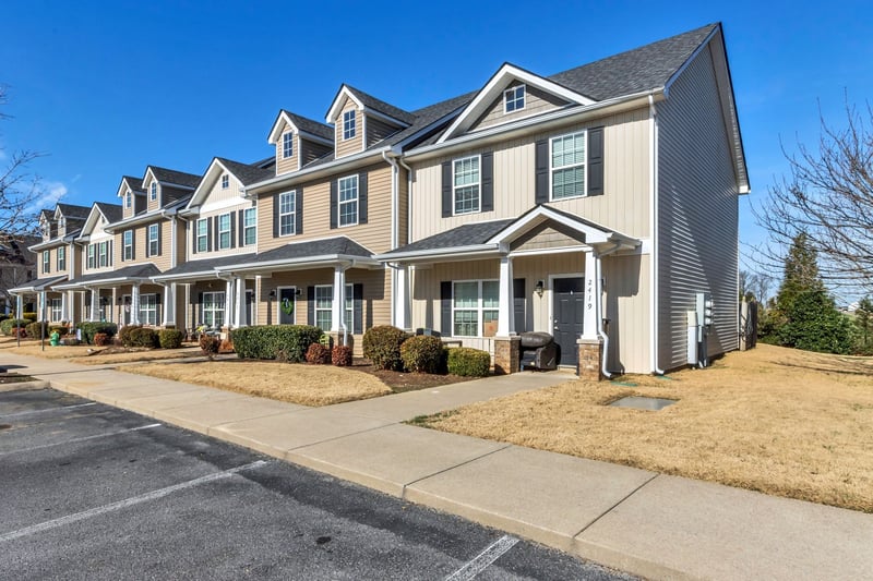 2417 New Holland Cir, Murfreesboro, TN 37128