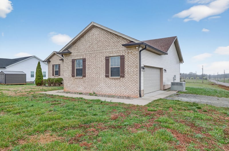 109 Oak Dr, Portland, TN 37148