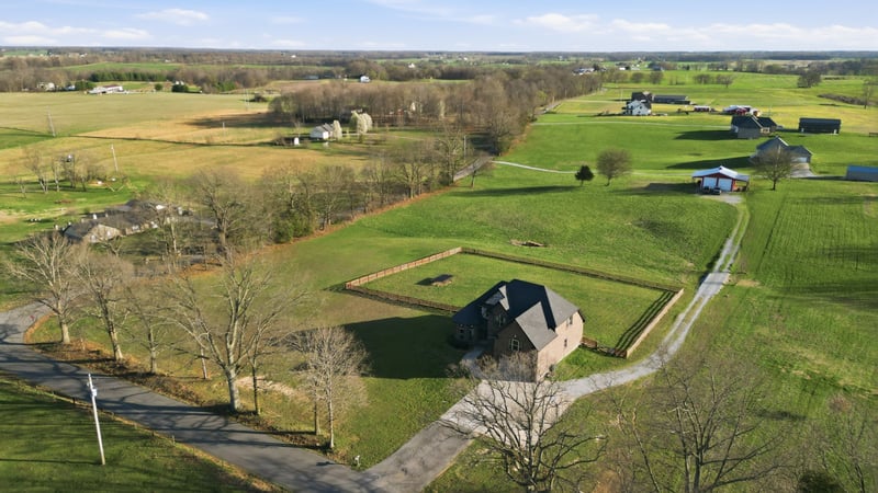 2908 Gunn Rd, Springfield, TN 37172