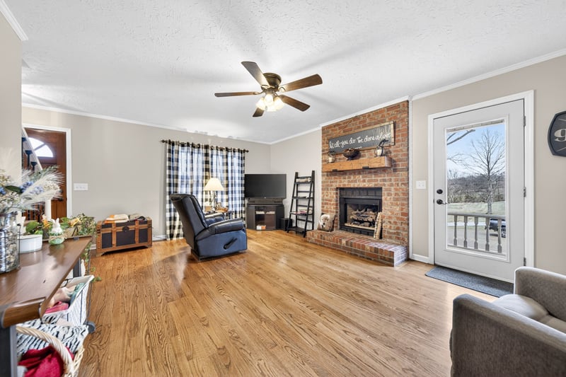 3146 Old Greenbrier Pike, Greenbrier, TN 37073
