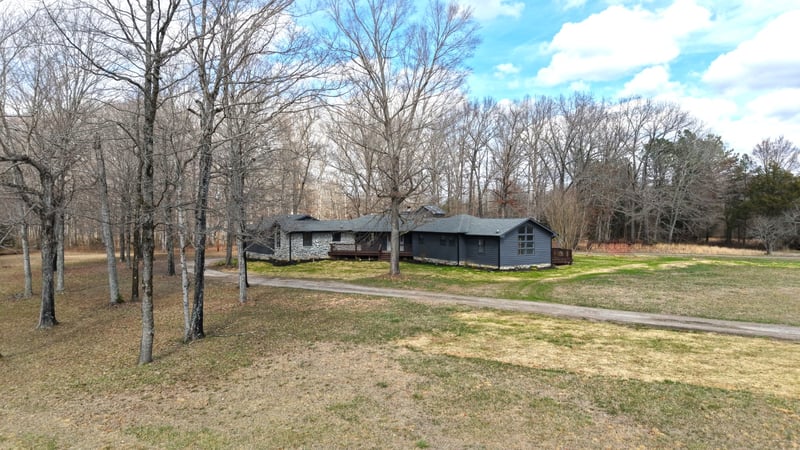 1021 Liberty Rd, Charlotte, TN 37036