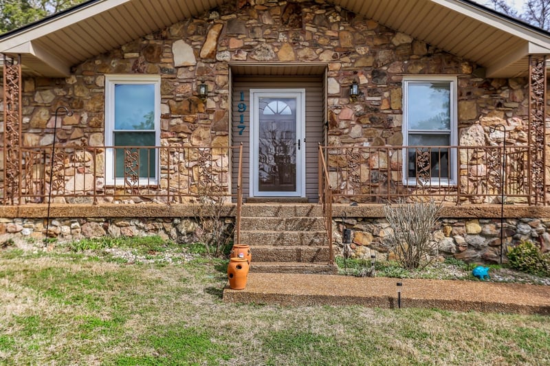 1917 Graceland Dr, Goodlettsville, TN 37072