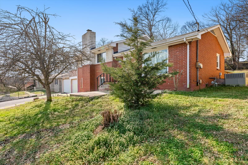 1413 Winthorne Dr, Nashville, TN 37217