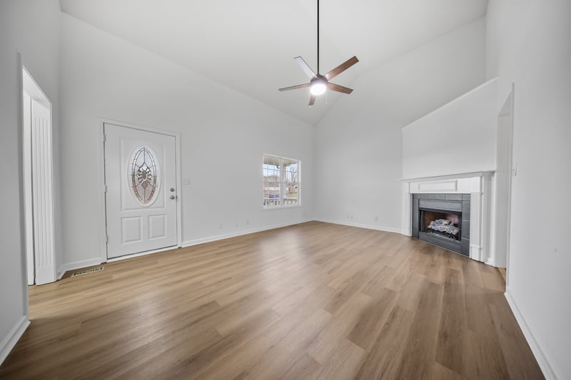 1906 Sydney Louise Dr, Clarksville, TN 37042