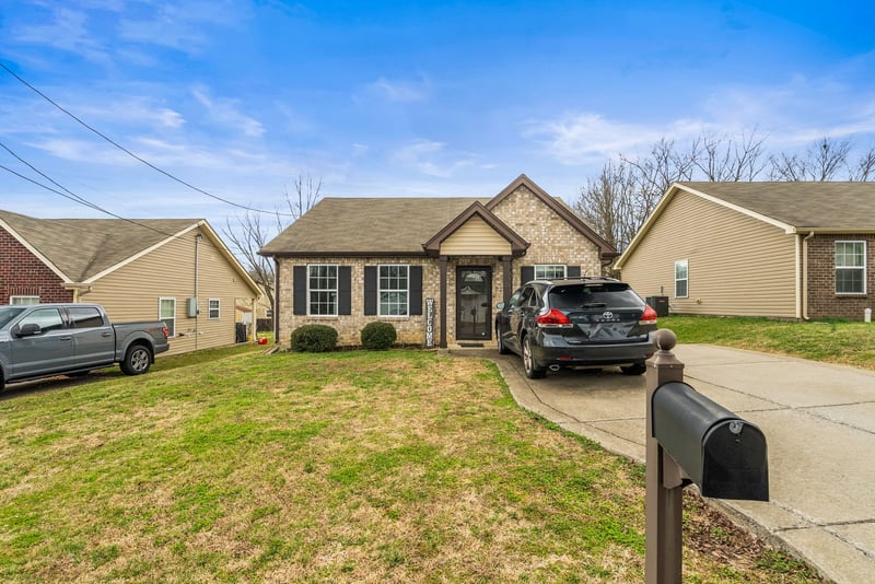 914 16th Ave, Springfield, TN 37172