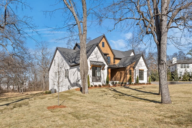 6804 Fleetwood Dr, Nashville, TN 37205