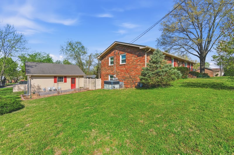 288 Indian Lake Rd, Hendersonville, TN 37075