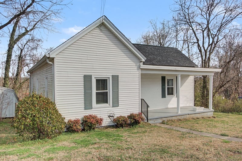 704 Fleming St, Columbia, TN 38401