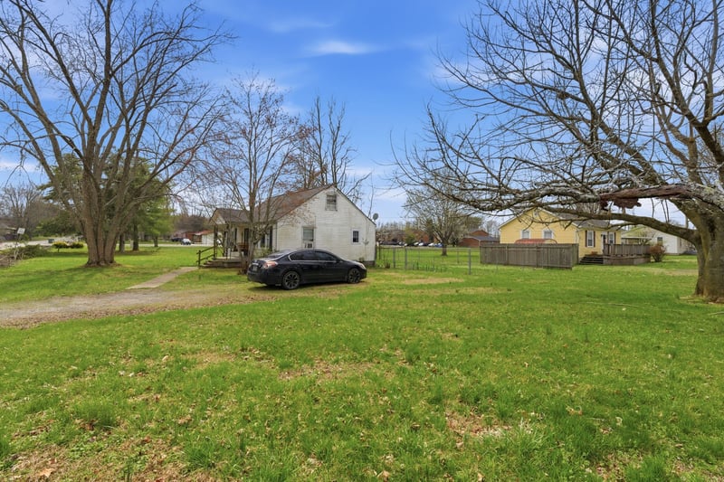 703 Mccurdy Rd, White House, TN 37188
