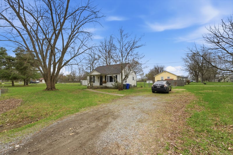 703 Mccurdy Rd, White House, TN 37188
