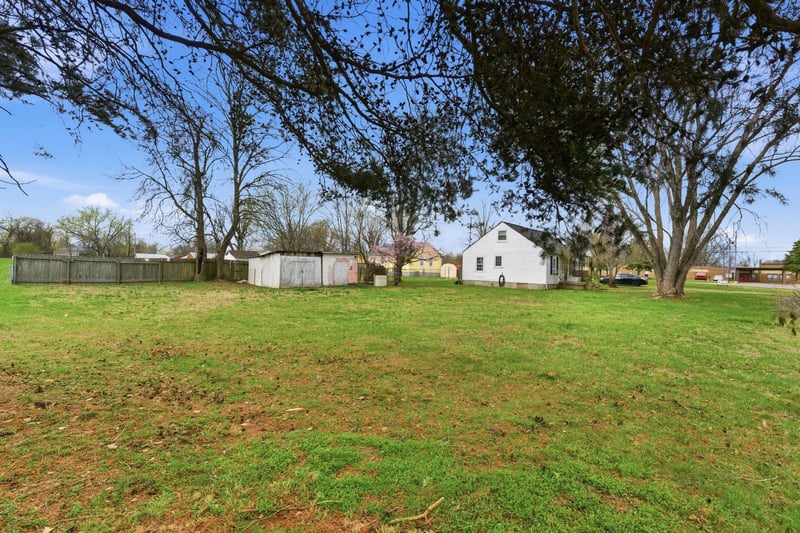 703 Mccurdy Rd, White House, TN 37188