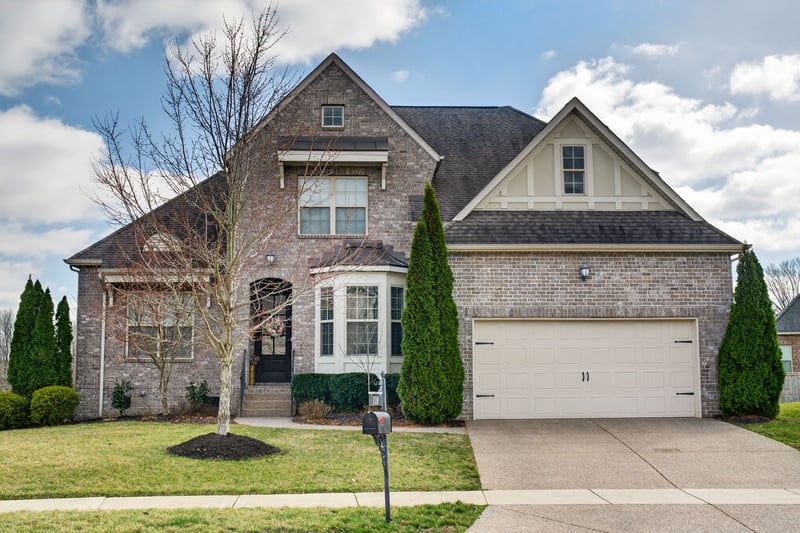710 Burgess Dr, Goodlettsville, TN 37072