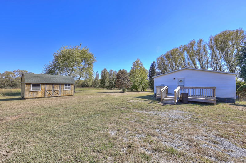 1064 Lauderdale Ln, Bethpage, TN 37022