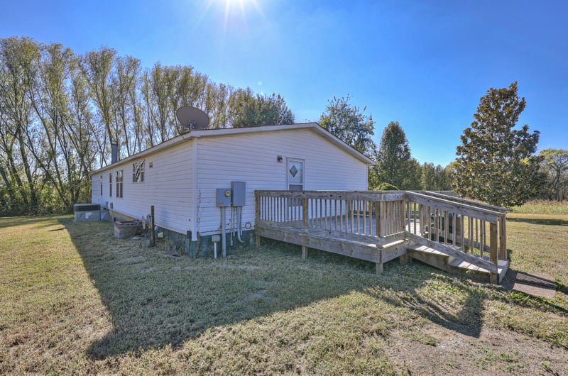 1064 Lauderdale Ln, Bethpage, TN 37022