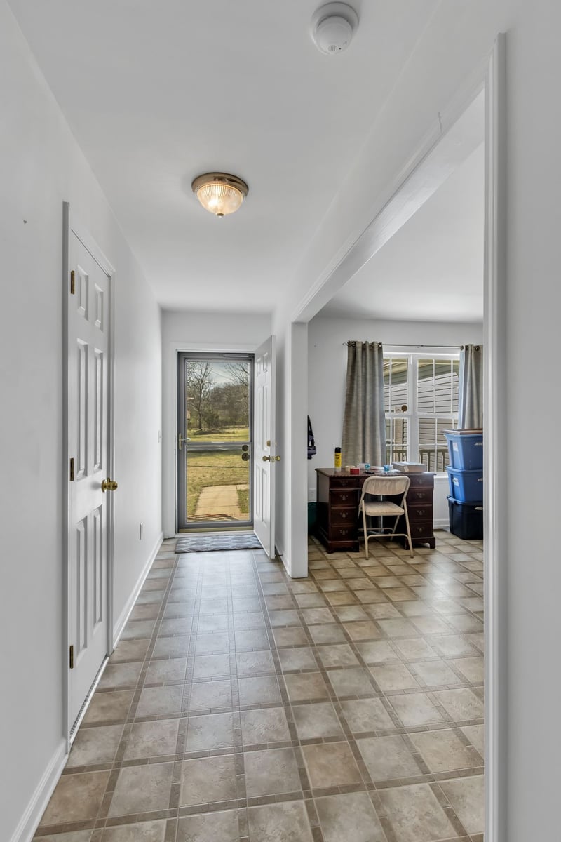 490 Stones River Ln, Murfreesboro, TN 37128