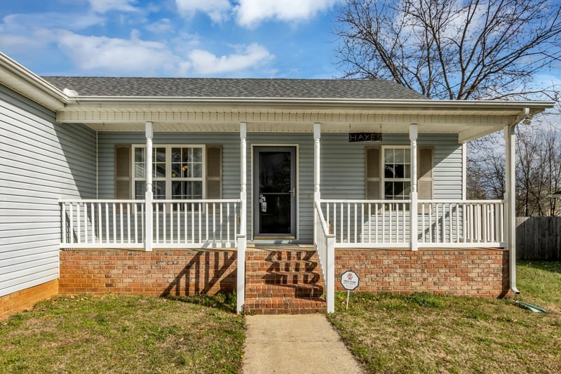 490 Stones River Ln, Murfreesboro, TN 37128