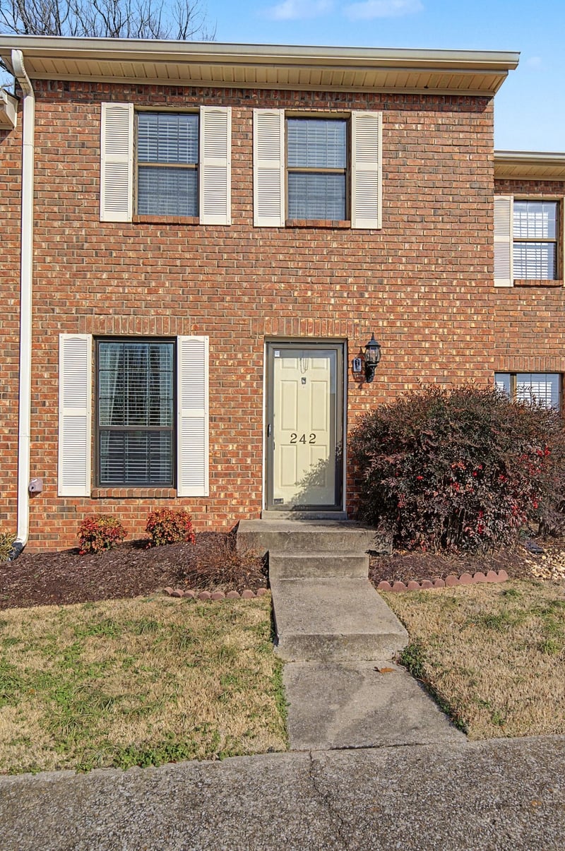 242 Thistle Ln #242, Hermitage, TN 37076