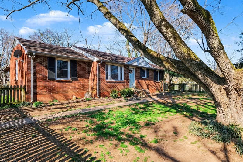 2114 Cypress Dr, Murfreesboro, TN 37130