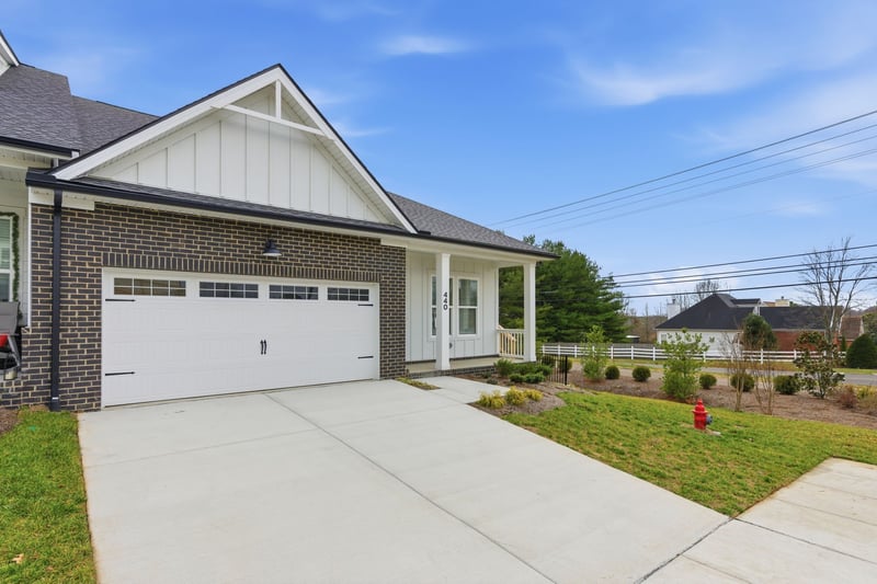 440 Buckwood Ave, Thompsons Station, TN 37179