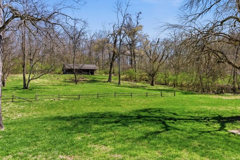 606 Natchez Bend Rd, Nashville, TN 37221