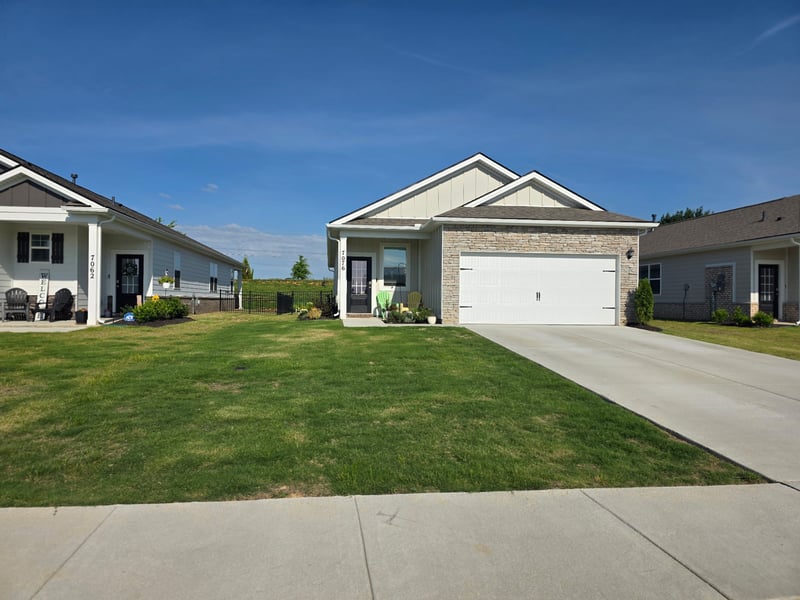 7076 Lang Ave, White House, TN 37188