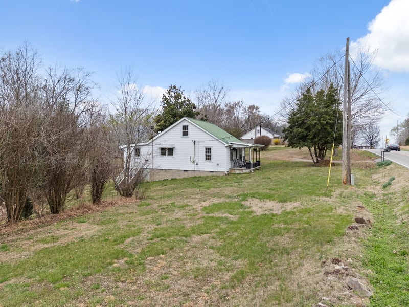 3367 Bowker Rd, Charlotte, TN 37036