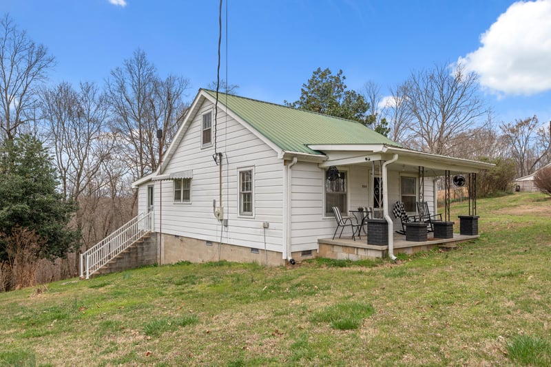 3367 Bowker Rd, Charlotte, TN 37036