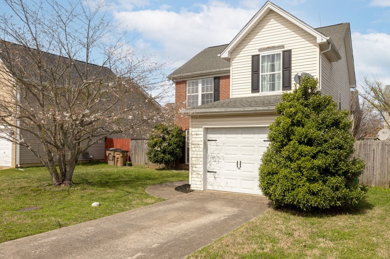 1233 Alandee St, Nashville, TN 37214