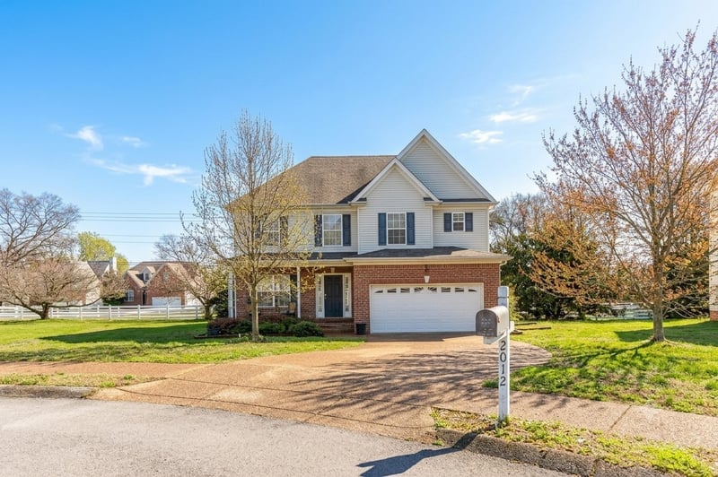 2012 Trenton Dr, Spring Hill, TN 37174