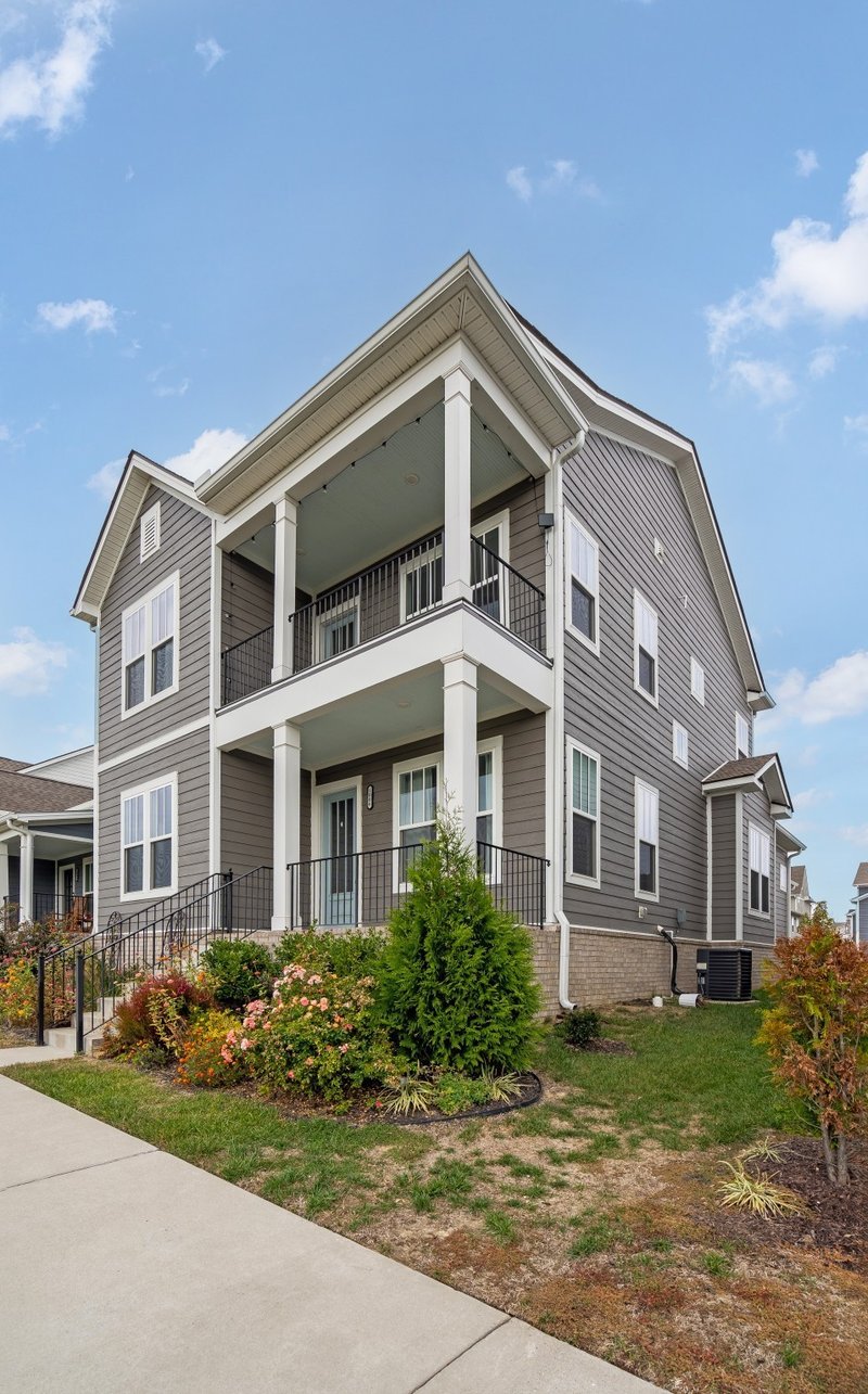 1006 Stoneleigh Ln, Nolensville, TN 37135