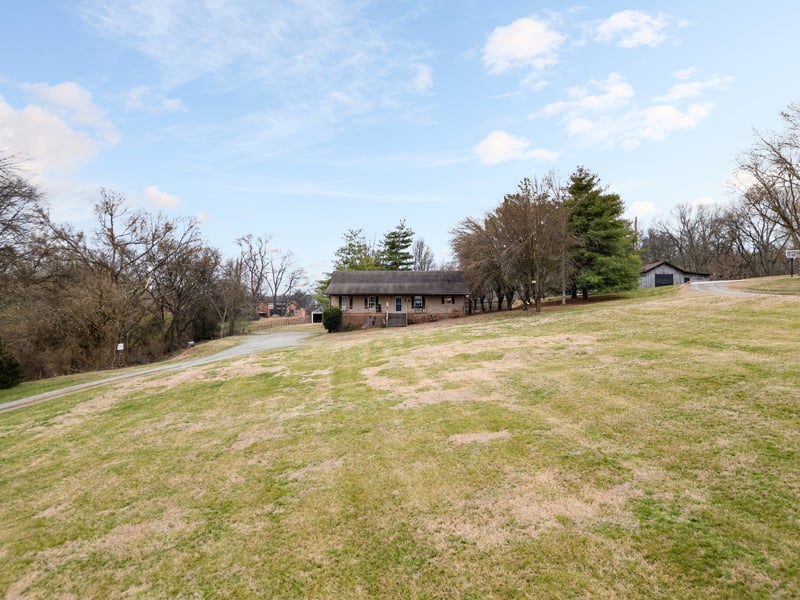 111 Patton Ln, Hendersonville, TN 37075