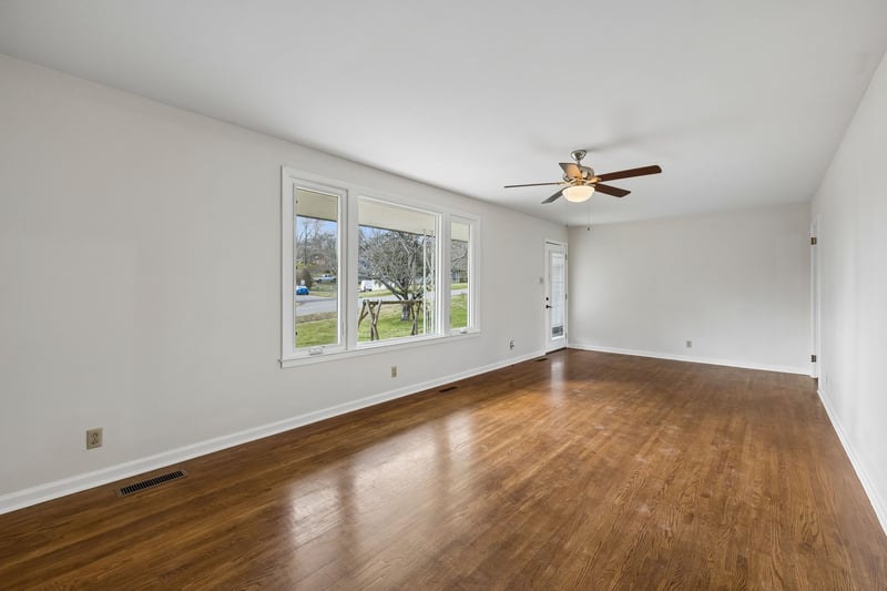 913 Branch Rd, Clarksville, TN 37043