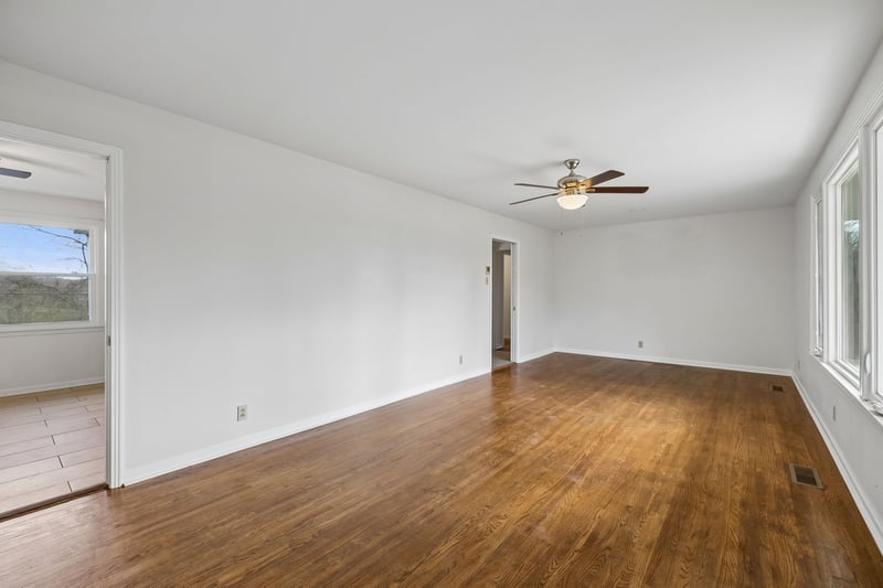 913 Branch Rd, Clarksville, TN 37043