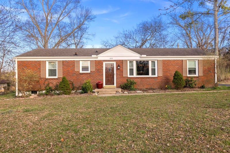 2013 Alpine Dr, Columbia, TN 38401