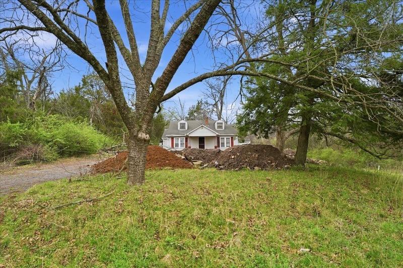 1219 S Dickerson Rd, Goodlettsville, TN 37072
