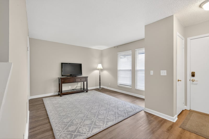 500 Paragon Mills Rd #B1, Nashville, TN 37211