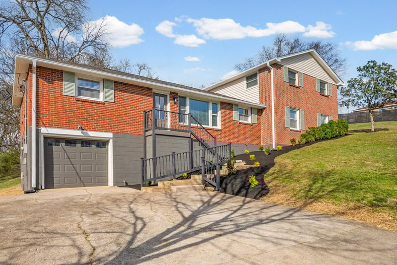 1320 Bellshire Dr, Nashville, TN 37207