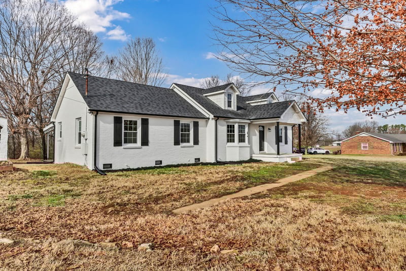 3436 Highway 48 , Cunningham, TN 37052