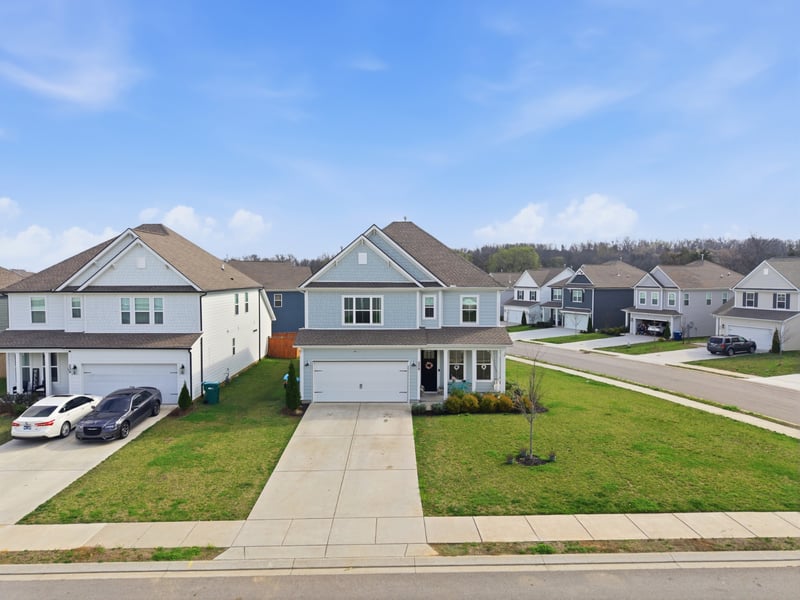 224 Cornice Dr, La Vergne, TN 37086