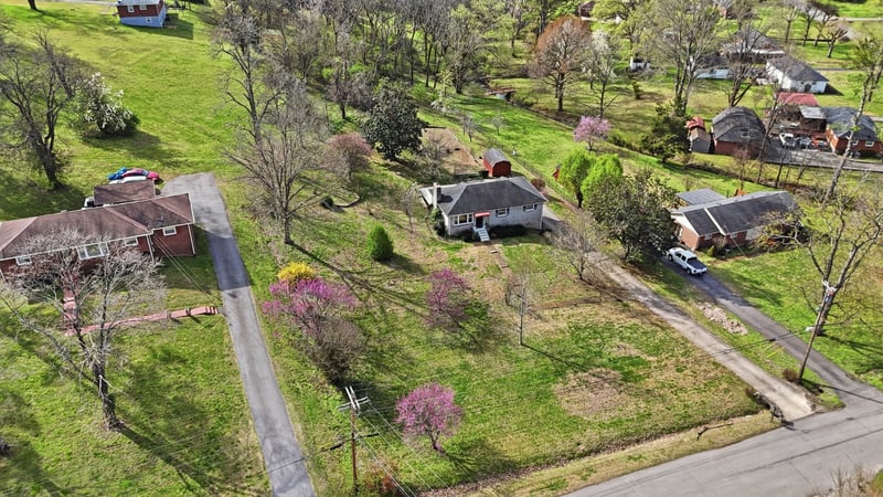 3921 Banbury Dr, Nashville, TN 37207