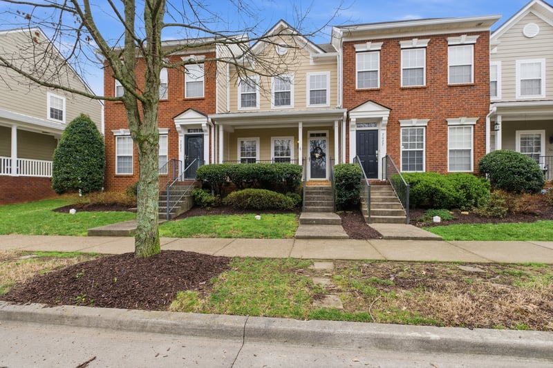 7025 Sunnywood Dr, Nashville, TN 37211