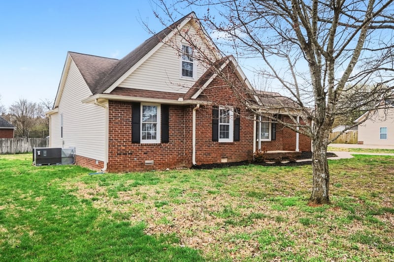2422 English Hill Dr, Murfreesboro, TN 37129