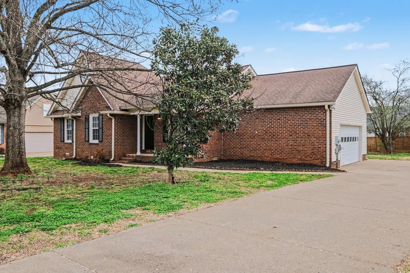 2422 English Hill Dr, Murfreesboro, TN 37129