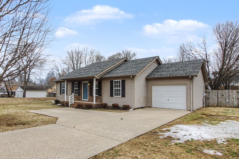 1818 Battleground Dr, Murfreesboro, TN 37129