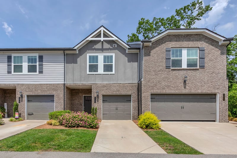 1021 Mckee Ct, Columbia, TN 38401