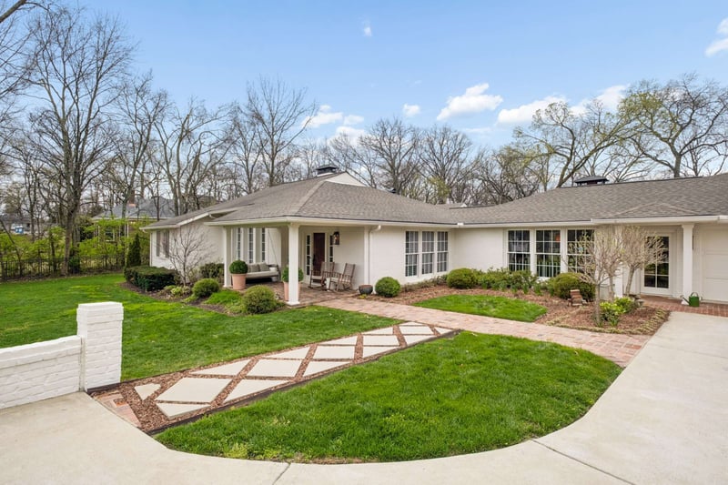 6010 Hickory Valley Rd, Nashville, TN 37205