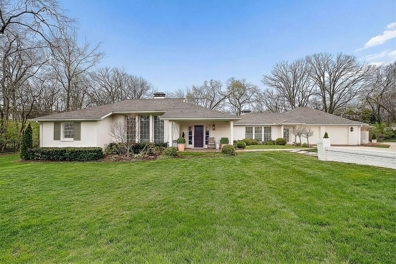 6010 Hickory Valley Rd, Nashville, TN 37205